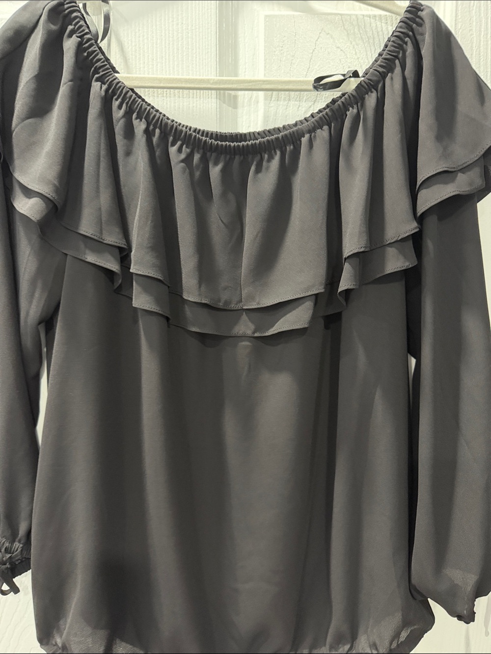 Off-Shoulder Ruffle Long-Sleeve Top - black - Picture 2 of 4